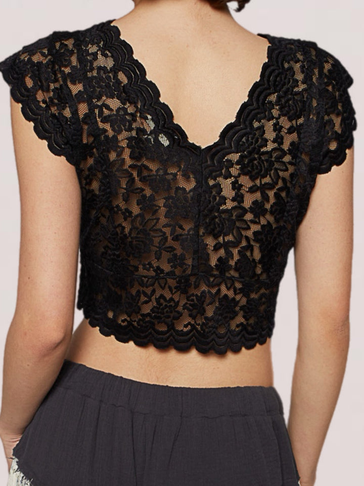 POL Lace V Neck Crop Top
