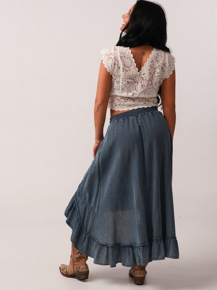 POL Lace V Neck Crop Top