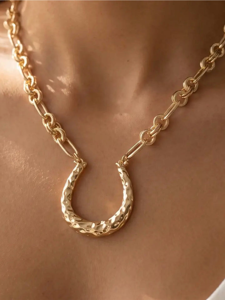 Open Horseshoe Pendant Necklace