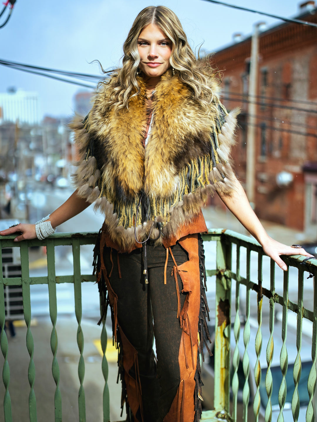 Natural Raccoon Fringed Fur Collar