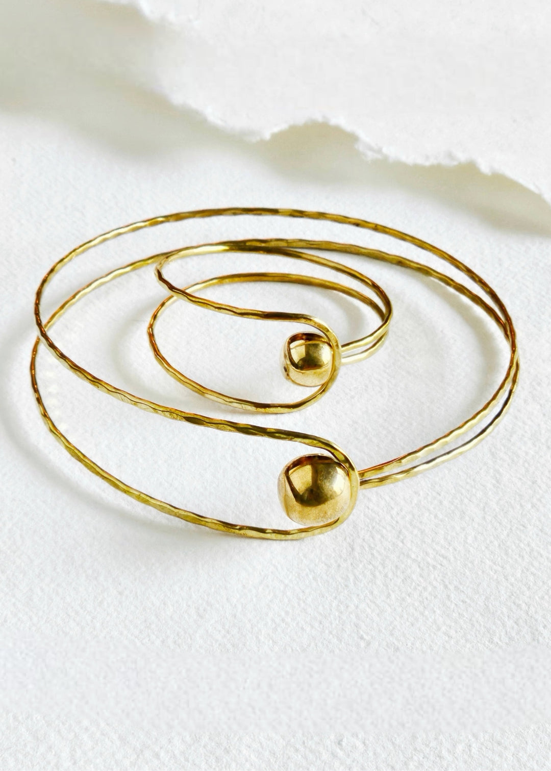 Brass Wire Choker Necklace With sphere ball circle